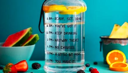 开云官网-CLG爆冷击败TSM，Uzi逆境中绽放光辉——最精彩的电竞瞬间解析