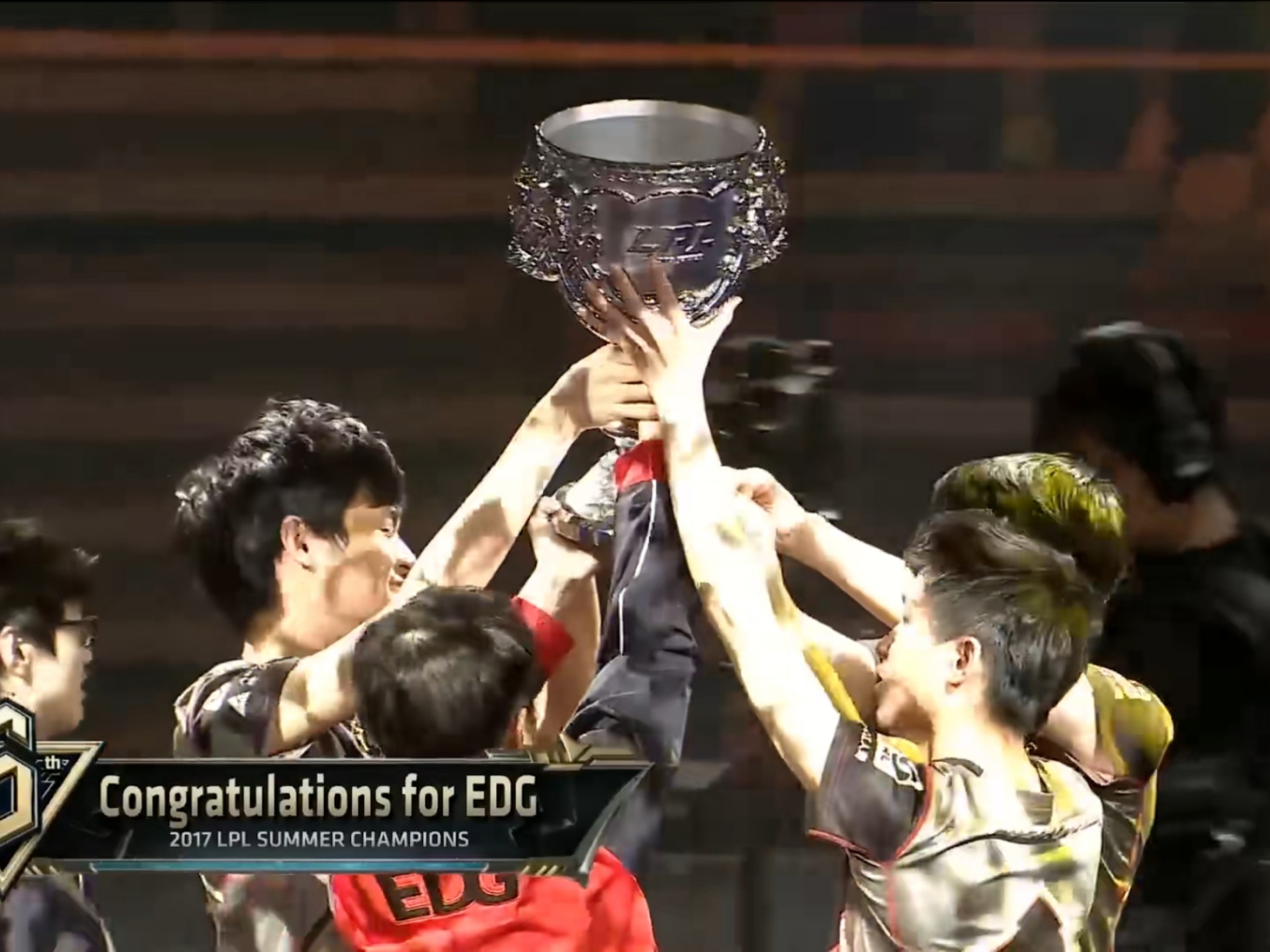 开云APP-EDG绝杀NS，Viper单局斩获MVP鏖战多局小组赛，留下经典瞬间