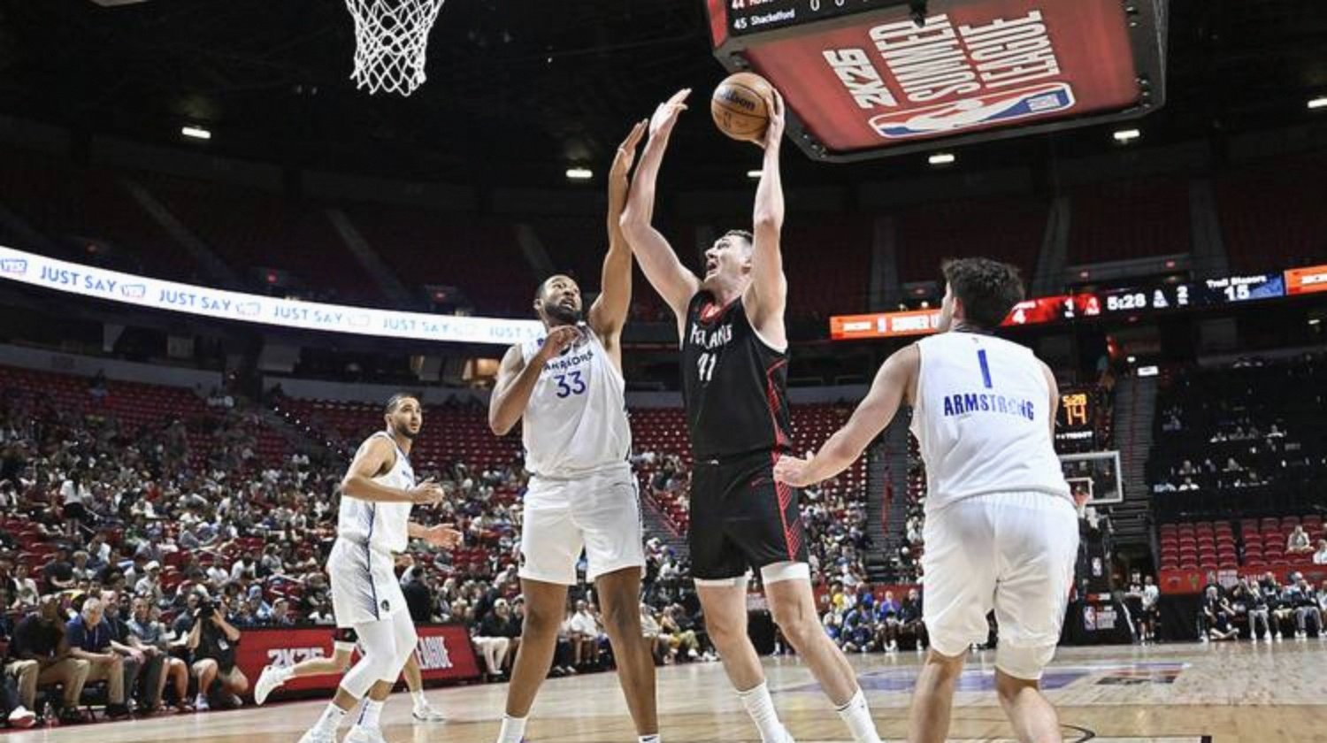 开云下载-江苏队轻取新疆队，库里点燃赛场